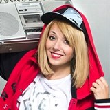 Anička Slováčková se poprvé proměnila v Taylor Swift.