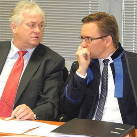 Obviněný regionální šéf ODS René Budjač u soudu o stamilionové škodě prohlásil, že vlastně ušetřil. Tak určitě.