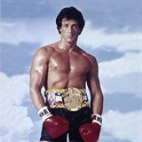 Sylvester Stallone jako Rocky.