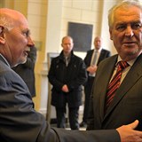 Pedseda stavnho soudu Rychetsk s prezidentem Zemanem.