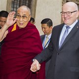 Kvli setkn s dalajlmou strc ministra kultury nedostane vyznamenn. Smutn.