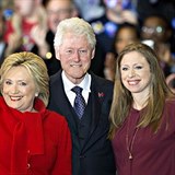 Clintonovi s dcerou Chelsea. Hroz Americe bezprostedn riziko pokud se tato...