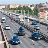 Pedtm se pro dlnici pouval neesk vraz autostrada.