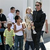 Brad Pitt chce s dtmi trvit Vnoce, ale nesm.