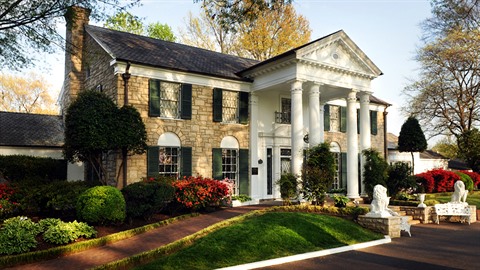 Elvisovo sídlo Graceland ve městě Memphis v americkém státě Tennessee je nyní... Elvisovo sídlo Graceland ve městě Memphis v americkém státě Tennessee je nyní...