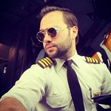 Kolumbijskho pilota, kter si k Tavo, na Instagramu sleduje 21 tisc...