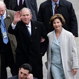Dorazil tak bval prezident George W. Bush s manelkou.