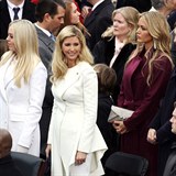 Ivanka v blm modelu na otcov inauguraci zila.