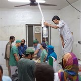 Poln nemocnice Lka bez hranic v afgnskm Kundzu.