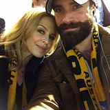 Kylie Minogue a Joshua psobili nesoumrn. Zpvaka byla o generaci star.