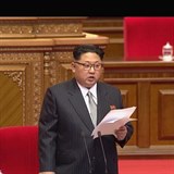 Kim ong - Un se svmu strci nejspe nev. Nasadil na nj toti piona.