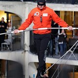 Nik Wallenda pedvd opravdu len kousky.