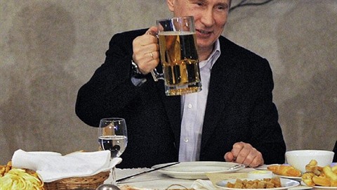Rutí pivai mají smlu. Prezident Putin se rozhodl, e jim zakáe pivo v...