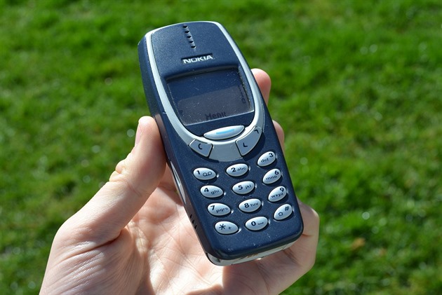 Nokia 3310 - dkaz toho, e v jednoduchosti je krása a legendární mobil, který...