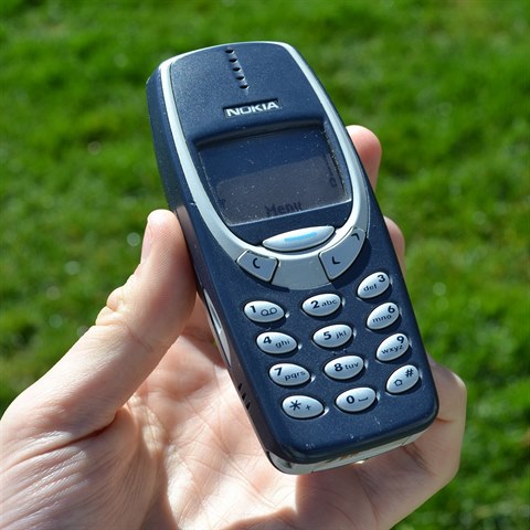 Nokia 3310 - dkaz toho, e v jednoduchosti je krsa a legendrn mobil, kter...