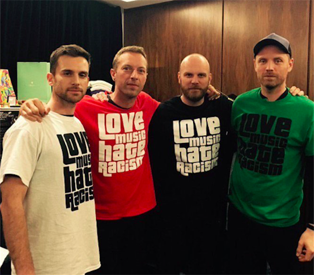 Coldplay v trikách z kampan.