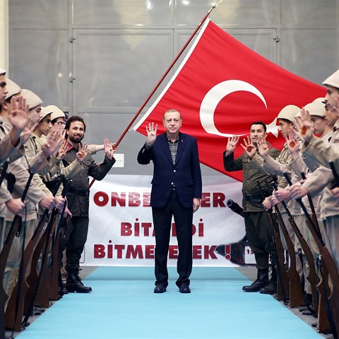 Tureck armda je druh nejvt na v NATO a osm nejvt na svt. Jen branc...