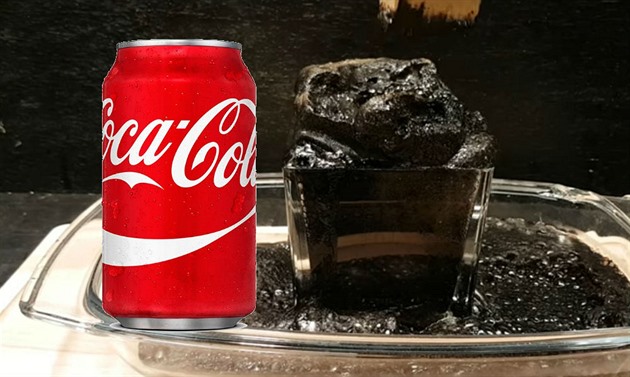 Coca-Cola se v aludku mní na odpornou pnu