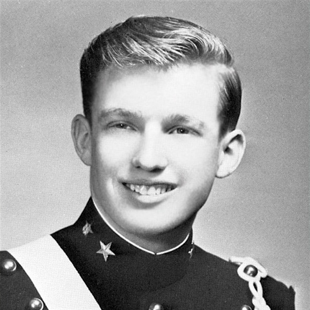 Donald Trump jako chlapec navtvoval vojenskou kolu.