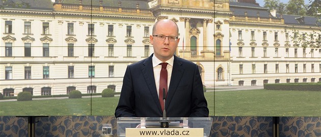 Bohuslav Sobotka dnes oznámil, e demisi vlády nepodá.