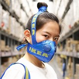 Z IKEA taky vyrobte i takovouto masku.