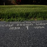Takhle vypad hrob Nicole Brown Simpsonov, kterou ml O. J. zabt.