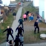 Slovent policist napadli Romy v jejich osad. Byl tento zsah sprvn?