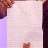 Bval pornohereka Sarah Star si piinesla s sebou do studia dopisy od Jiho...