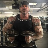 Rich Piana je v kmatu.