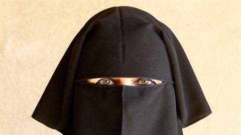 Malá křesťanka chce zpátky do muslimské rodiny. (ilustrační foto Malá křesťanka chce zpátky do muslimské rodiny. (ilustrační foto