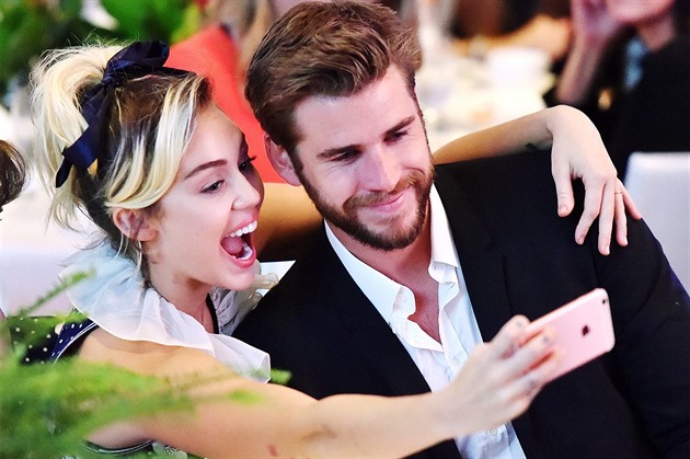 Miley Cyrus a její snoubenec Liam Hemswort
