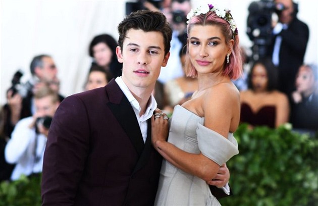 Shawn Mendes a Hailey Baldwin vyrazili spolen na Met Gala 2018