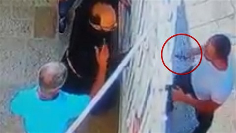 Palestinský mladík zaútoil na knze u betlémského kostela.