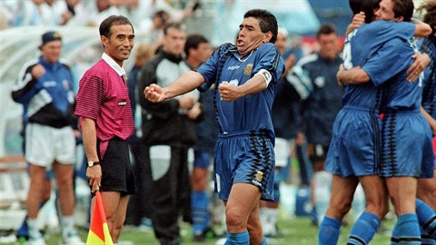 Diego Maradona byl velký hrá, ale i král skandál, co dokázal také na...
