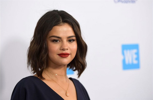 Selena Gomez musí eit velkou nepíjemnost