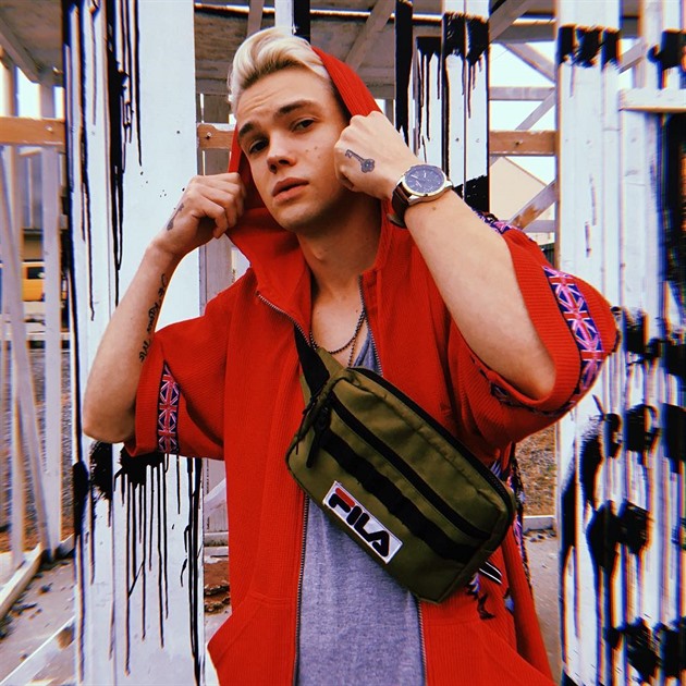 Mikolas Josef je talentovaný zpvák, který uspl v Eurovizi.