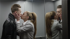 Kristýna Kubíčková si zahrála ve videoklipu svého kluka Vojty Drahokoupila. Kristýna Kubíčková si zahrála ve videoklipu svého kluka Vojty Drahokoupila.