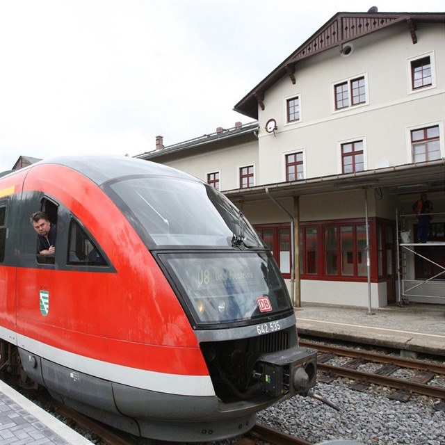 Ještěže se o vlaky nyní starají příhraniční hlídky, to můžeme my ve vnitrozemí klidně spát.