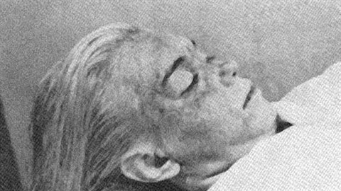 Unikly posrmrtné snímky Marilyn Monroe. Unikly posrmrtné snímky Marilyn Monroe.