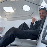 Monacké princátko Pierre se plaví s Gretou do New Yorku jako bojovník za lepší klima. No a mezitím denně posílá do vzduchu 50 vrtulníků! Monacké princátko Pierre se plaví s Gretou do New Yorku jako bojovník za lepší klima. No a mezitím denně posílá do vzduchu 50 vrtulníků!