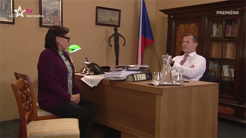 Jaromír Soukup v „sitcomu“ Premiér. Jaromír Soukup v „sitcomu“ Premiér.