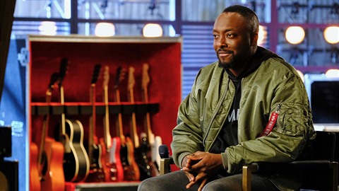 Zpěvám Will.i.am vyvolal na Twitteru pořádné pozdvižení. Jeho obvinění letušky... Zpěvám Will.i.am vyvolal na Twitteru pořádné pozdvižení. Jeho obvinění letušky...
