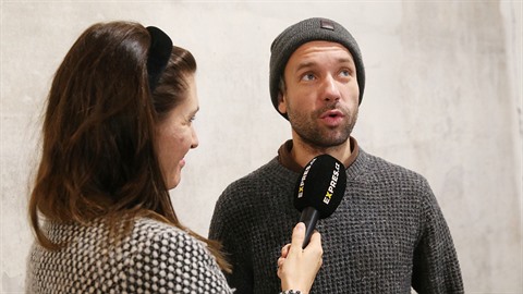 Herec se před kamerou Expresu přímo dojal, když mluvil o malém synkovi... Herec se před kamerou Expresu přímo dojal, když mluvil o malém synkovi...