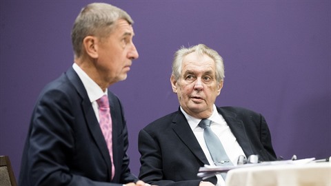 V září prezident Miloš Zeman uvedl, že je ochoten navrhnout v kauze Čapí hnízdo... V září prezident Miloš Zeman uvedl, že je ochoten navrhnout v kauze Čapí hnízdo...