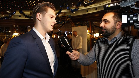 Jiří Kalla promluvil o partnerkách svého slavného strýčka Jaromíra Jágra. Jiří Kalla promluvil o partnerkách svého slavného strýčka Jaromíra Jágra.