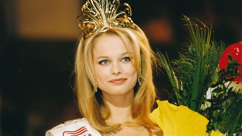 Helena Houdová jako vítězka soutěže. Helena Houdová jako vítězka soutěže.