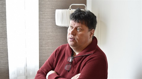 Timo Tolkki redaktorům Expresu zahrál skladbu věnovanou Karlu Gottovi. Timo Tolkki redaktorům Expresu zahrál skladbu věnovanou Karlu Gottovi.