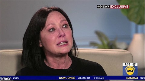Shannen Doherty má rakovinu ve čtvrtém stadiu. Shannen Doherty má rakovinu ve čtvrtém stadiu.