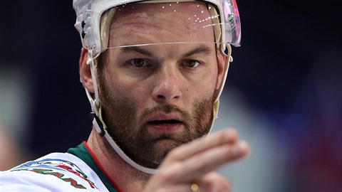 Hokejista Stpan Zacharuk utekl ped svým problémem z Ruska do eska. Hraje za...