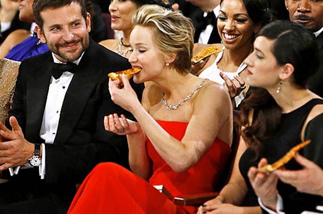 Jennifer Lawrence miluje pizzu